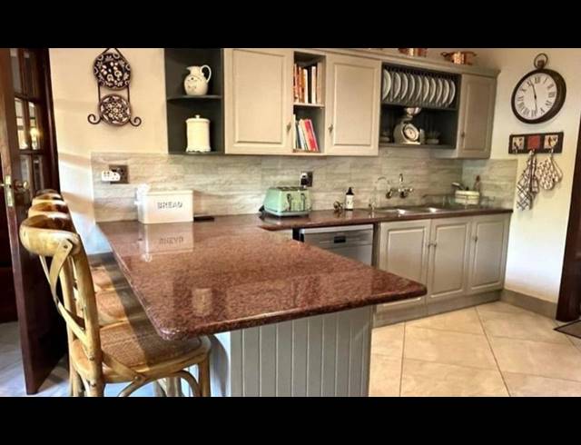 4 BEDROOM HOUSE FOR SALE IN RACEVIEW